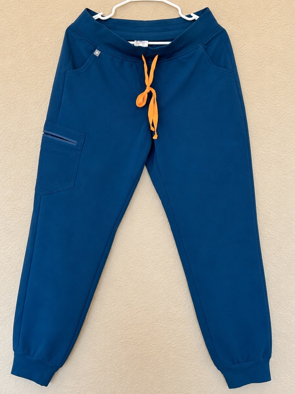 FIGS Technical Collection Teal Scrub Set Small Top Zamora Joggers - Picture 4 of 6